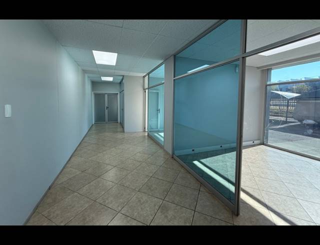 250M² OFFICE TO LET IN TULISA PARK